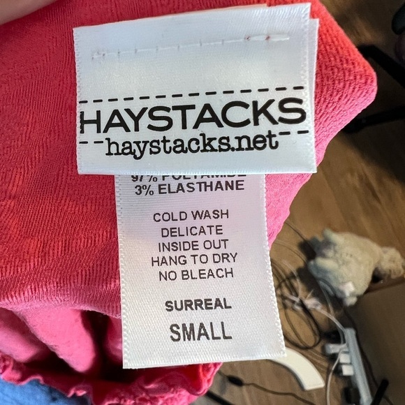 Haystacks Floral Stretch 3D Top - Picture 5 of 6